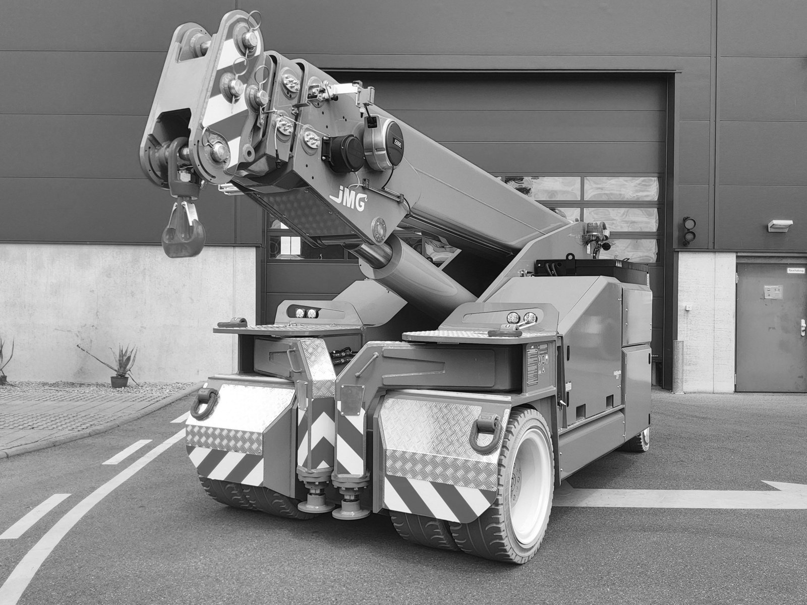 JMG 250S – Der mobile Kran für präzise Maschinenmontagen